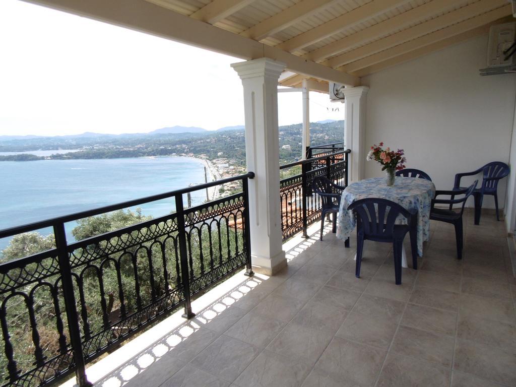 Villa Elli Panoramic View Ipsos Room photo
